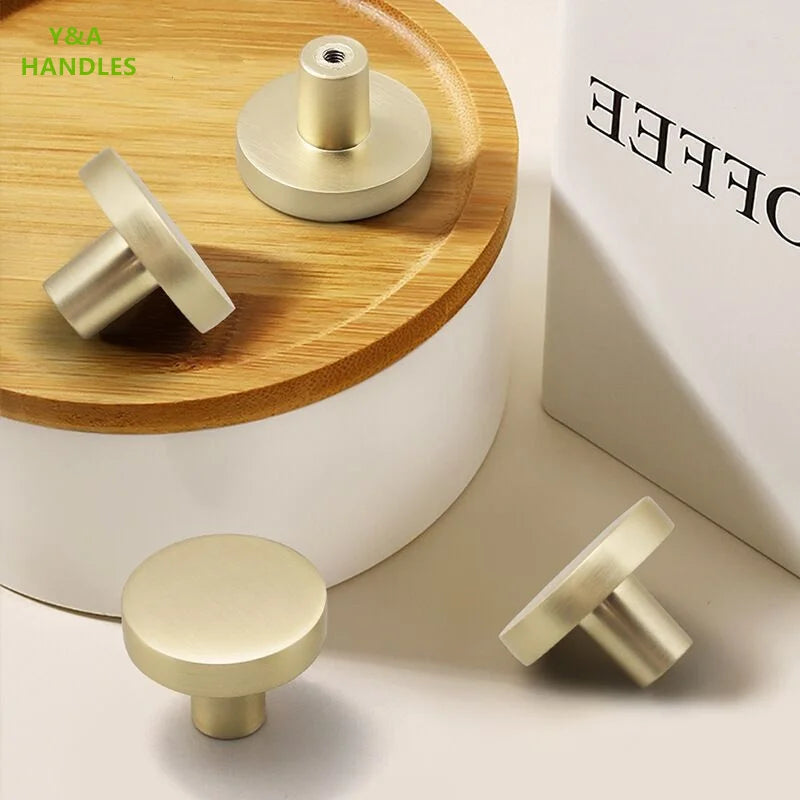 Classic Round Cabinet Knob – Gold & Black Drawer Pull | Kitchen & Furniture Hardware